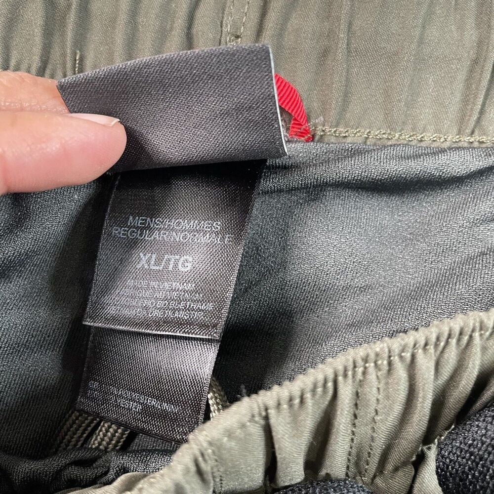The North Face Mens Shorts - Picture 3 of 5